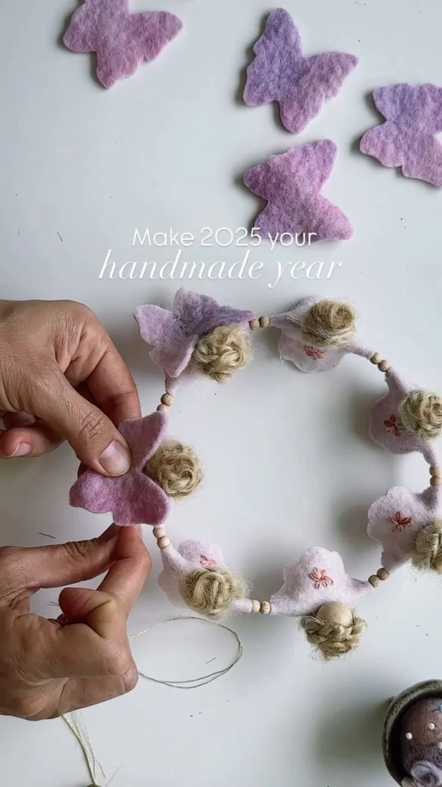 🧵🪡✂️ Are you ready to make 2025 your handmade year?

Come & join us and I’ll teach you the magical art of hand sewing ✨

A hobby that nourished you and teaches you skills that you can pass onto your children 👧👦

Comment JOIN and I’ll send you all the details ✨✂️🪡

Doors close this evening & won’t be re-opening until later this year 🧵

.
.
.
#thesewingcirclemembership #waldorfbirthdays #waldorfinspired #waldorfkindergarten #waldorfseasonaltable #steinerinspired
